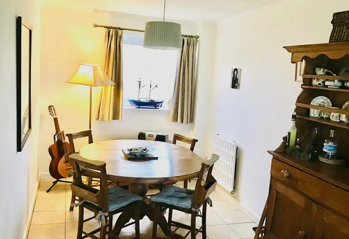 24 Glan Gors, dining area.JPG